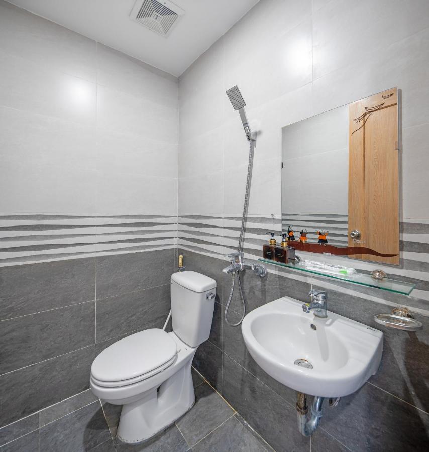 Sea View Balcony Retreat: My Khe Beach Proximity Apartment Da Nang Exterior photo